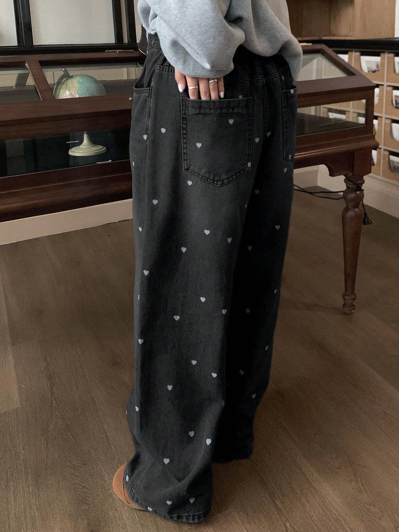 Plus Size Women All Over Heart Print Black Washed Wide Leg Jeans High Waist Loose Baggy Floor Length Casual Streetwear Denim Pants For Curvy Figures