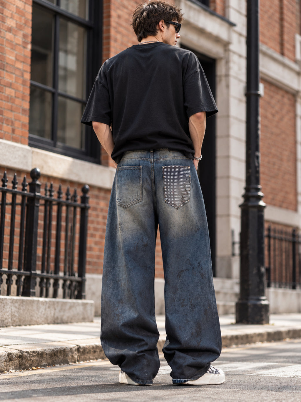 Back streetwear view for style 826005